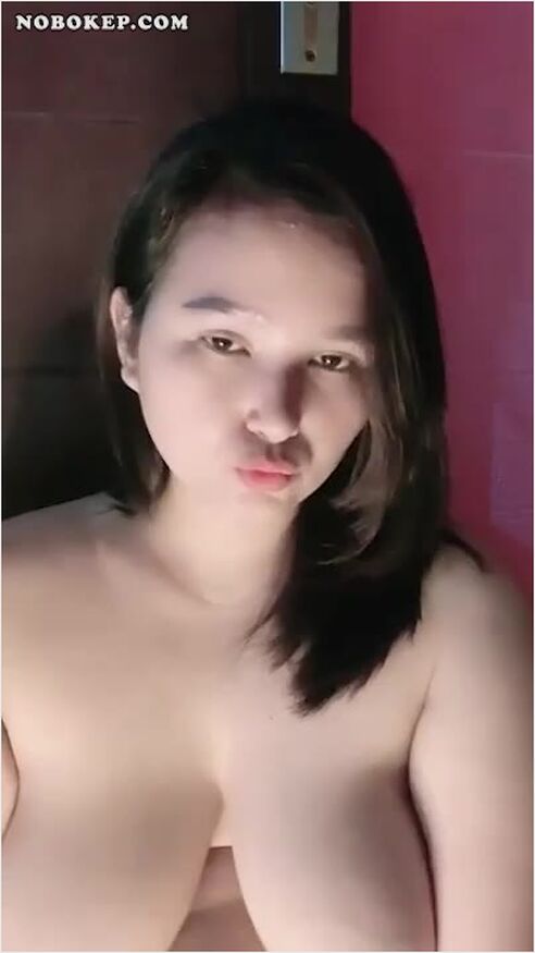 Bokep Indo Madu Host Tobrut Bugil Remas Susu