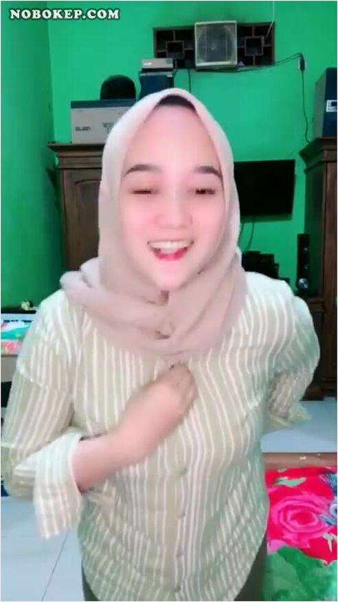 Bokep Indo Melinda Jilbab Joget Binal Godain Penonton