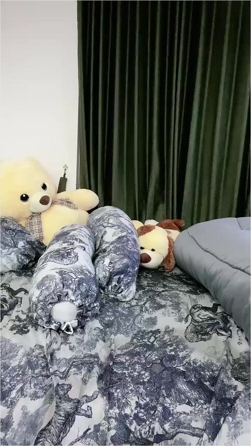 Dada Basah Ratu Sambil Ebot Bantal Id 11909395 Mango
