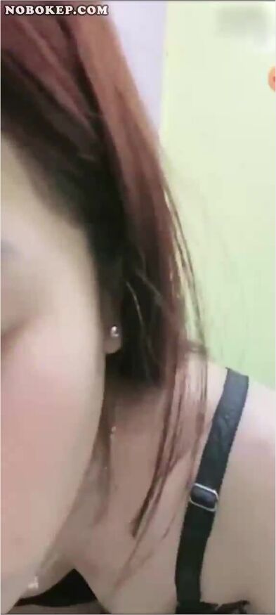 Bokep Indo Cewe Binal Asyik Remas Toket Live