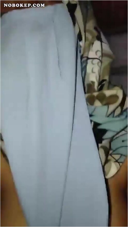 Bokep Indo Jilbab Istri Orang Toge Pasrah Dientot
