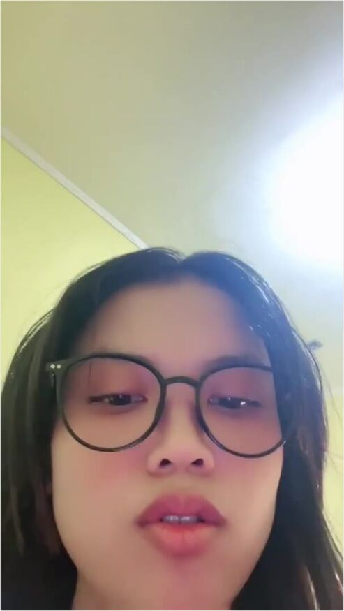 Lollylips Nekat Nyepong Sambil Jilmek Sempit Bgt Hot51