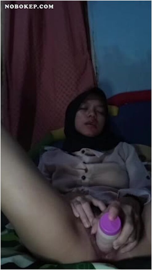 Bokep Indo Abg Jilbab Ngangkang Colmek Dildo Jumbo Viral -  Avtub Terbaru