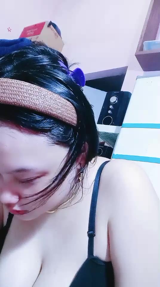 GEULLIS LOVERS ID: 2042994 Papaya Live telegram bot @DSrecordbot