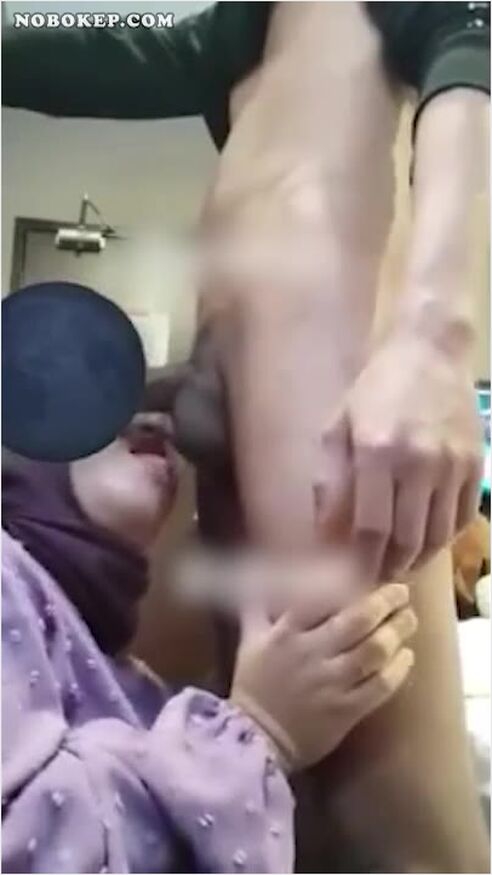 Bokep Indo Tante Jilbab Penyepong Handal Crot Dimulut