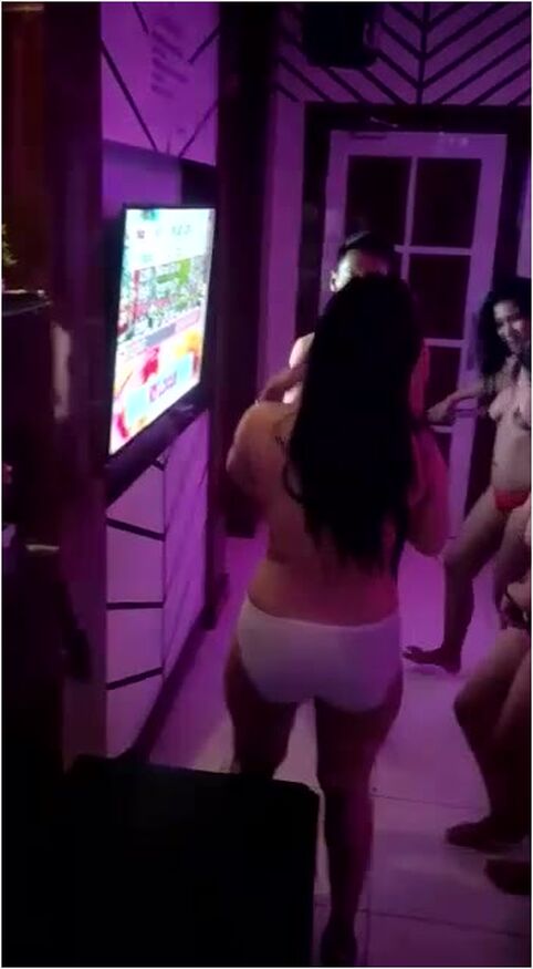 Bokep Pesta Joget Bugil Bersama Para Lc Karaoke Nih - Avtub Bokep