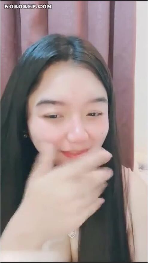 Bokep Indo Mbak Nadhiera Host Cantik Toket Bulet