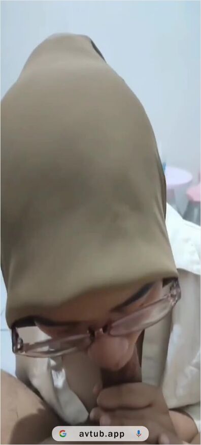 Bokep Jilbab - Nikmat Yang Bisa Dirasakan Sepongan Cewek Jilbab Kacamata - Bokepcrot