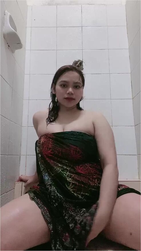 Pengen Mandi Bareng Tamara Susu Gede Basah Dream