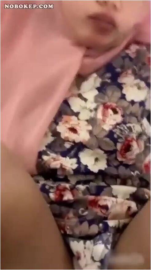 Bokep Indo Jilbab Pink Meki Tembem Digenjot Om