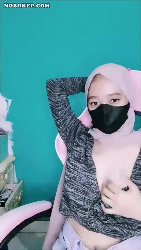 Bokep Indo Live Dedek Filla Jilbab Remas Susunya  - Linkcolmek