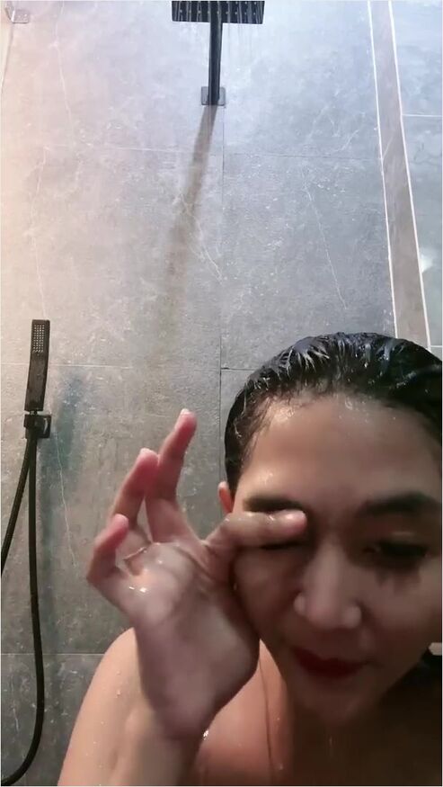 Mandi Kembang Bareng Queen Alexavia Toge Binal Id 77178155 Mango