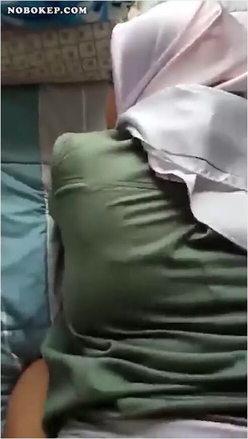 Bokep Indo Doggy Perawat Jilbab Crot Dimemek