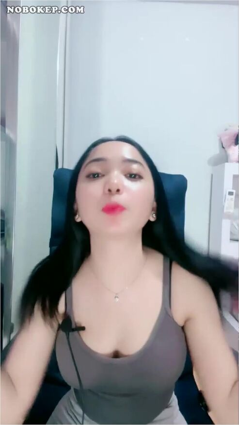 Bokep Indo Wika Wikwik Host Cantik Pamerin Uting