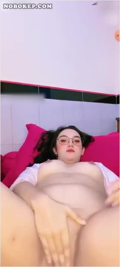 Bokep Indo Miss Peyii Ngangkang Omek Santuy Dreamlive