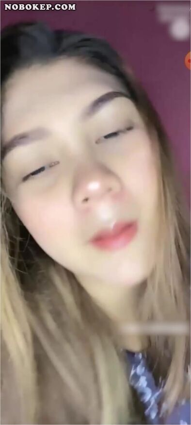 Bokep Indo Mahasiswi Cantik Pirang Show Remas Toket